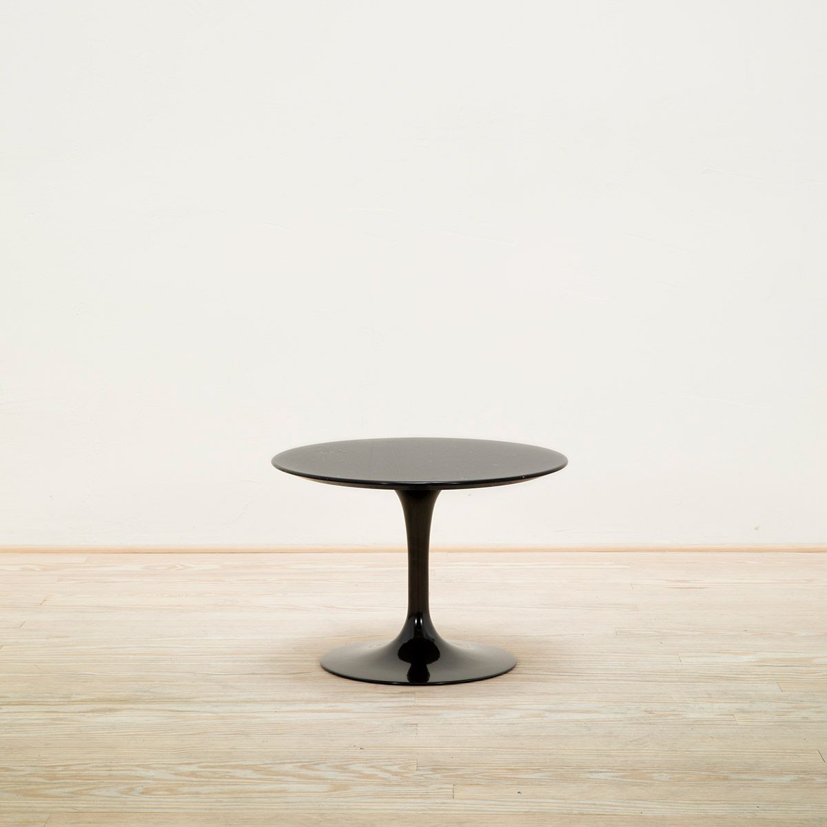 Mesa Tulip Saarinen Coffee 51 Negro Marquina - Knoll (copia)