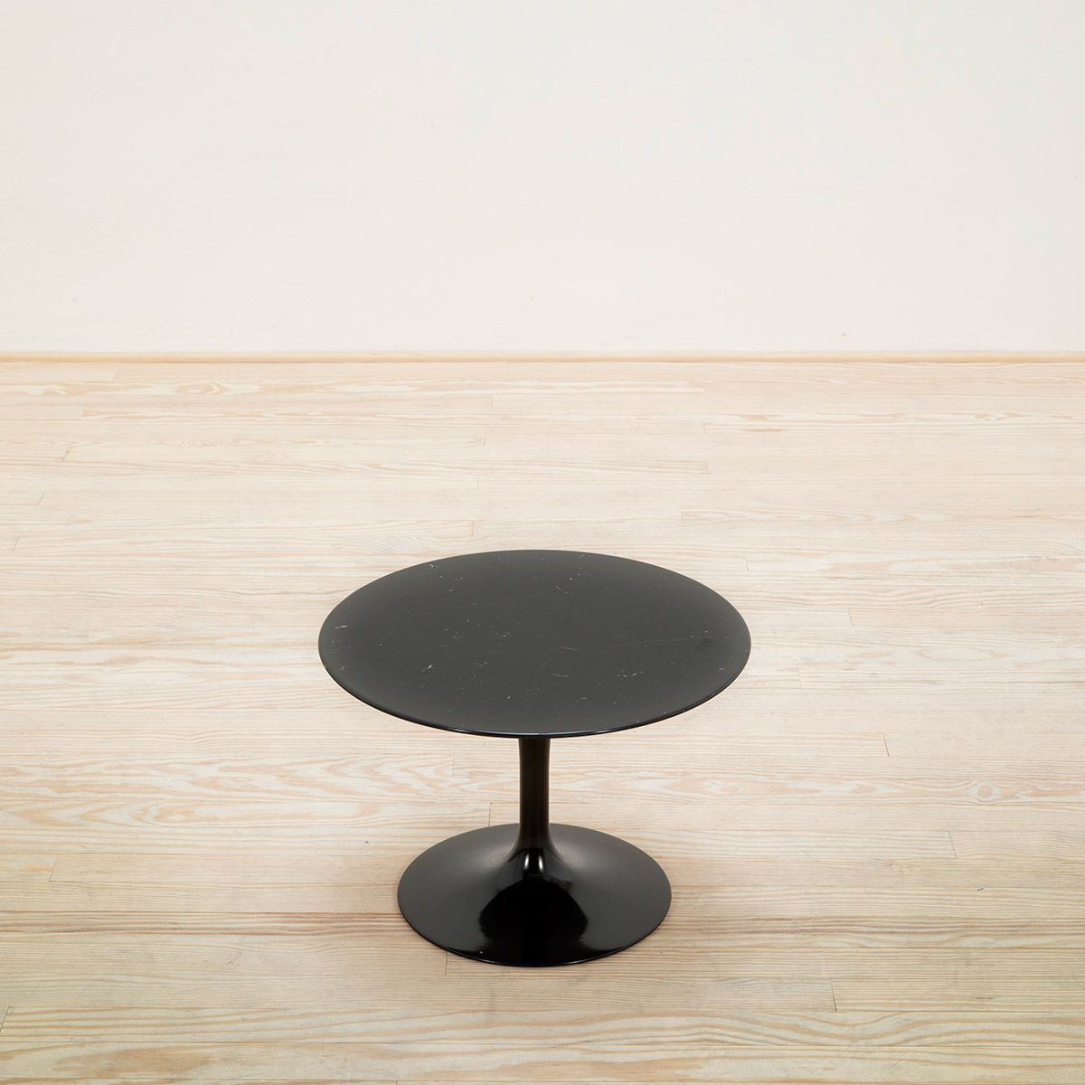 Mesa Tulip Saarinen Coffee 51 Negro Marquina - Knoll
