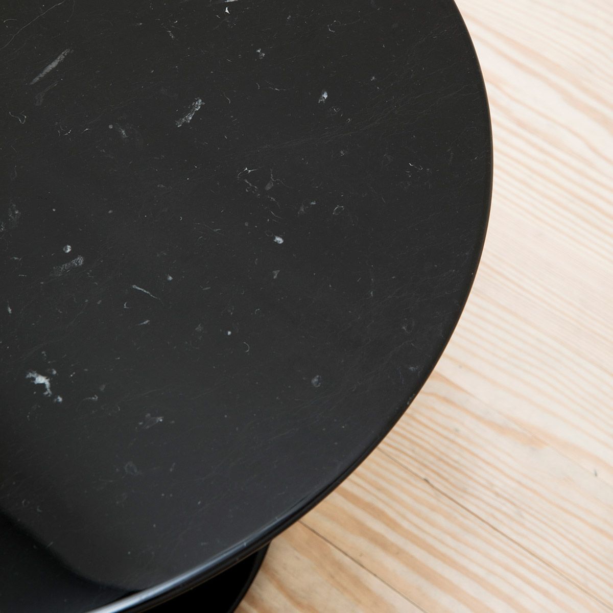 Mesa Tulip Saarinen Coffee 51 Negro Marquina - Knoll