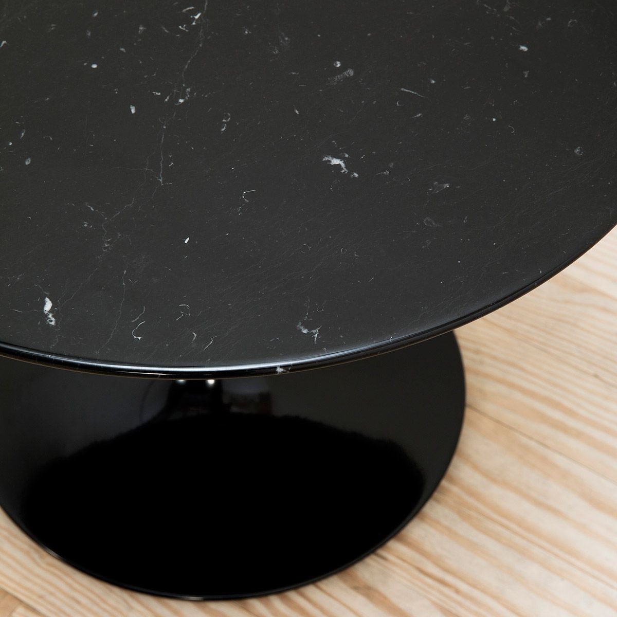 Mesa Tulip Saarinen Coffee 51 Negro Marquina - Knoll