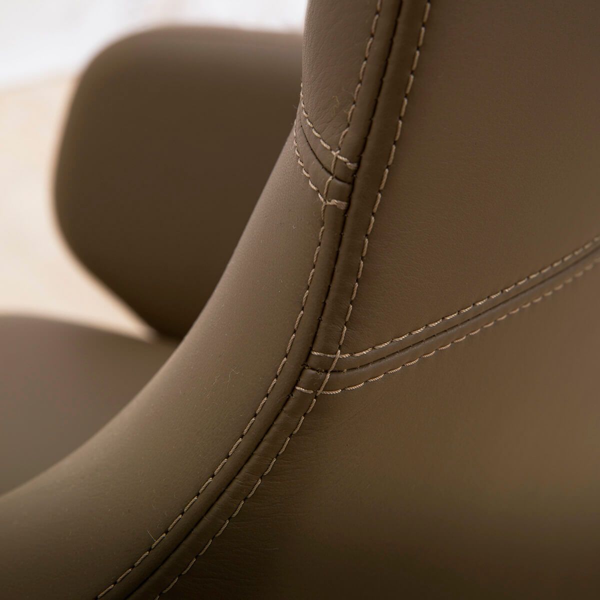 Sillón Grand Executive Highback oliva - VItra Sillón Grand Executive Highback oliva - VItra