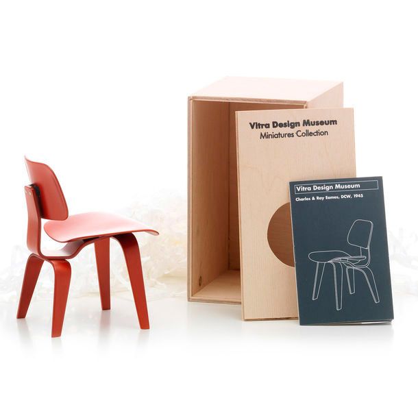 Miniatura colección Eames de Vitra Miniatura DCW - Vitra (copia)