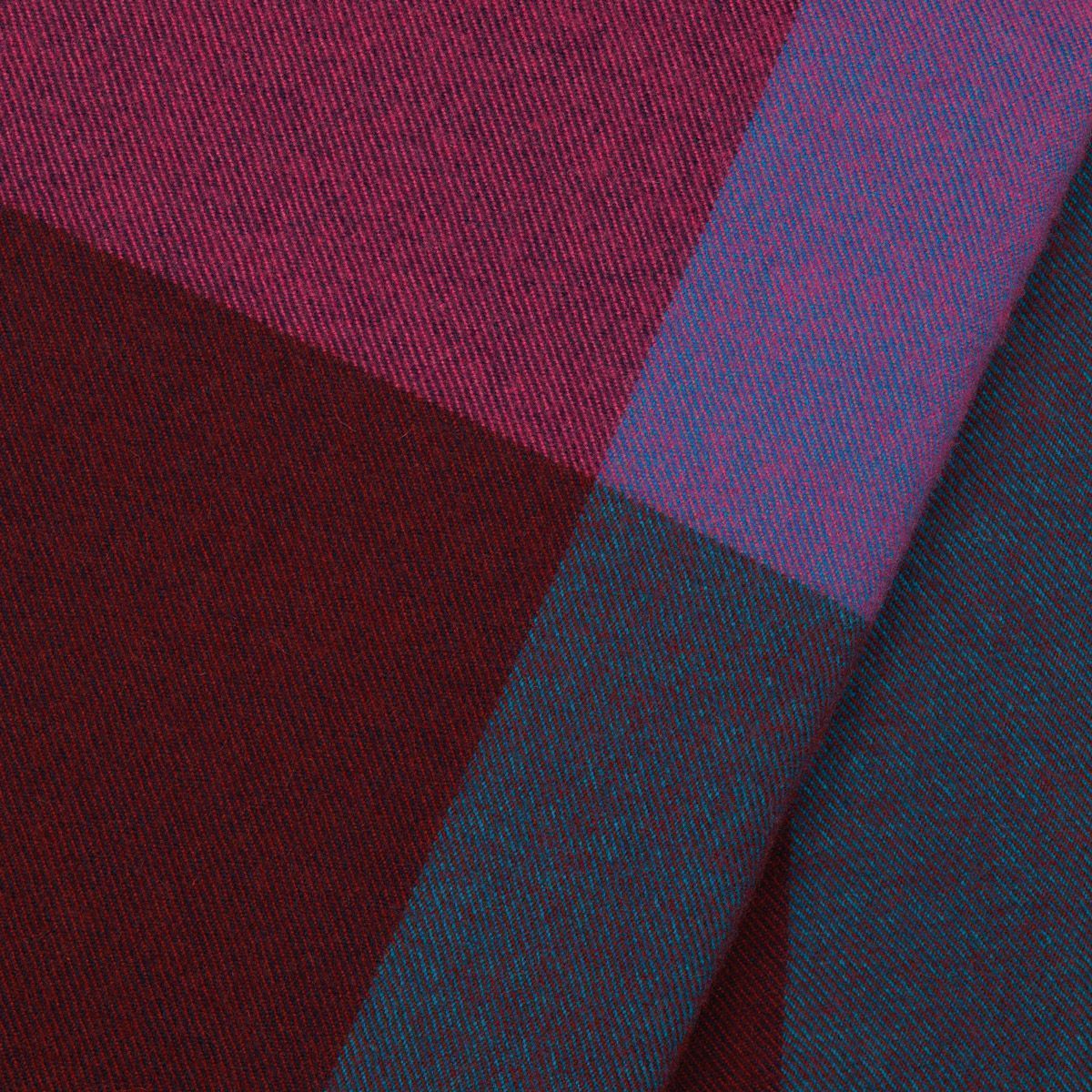 Detalle Manta Colour Block azul burdeos de Hella Jongerius - Vitra Manta Colour Block azul burdeos de Hella Jongerius editada por Vitra