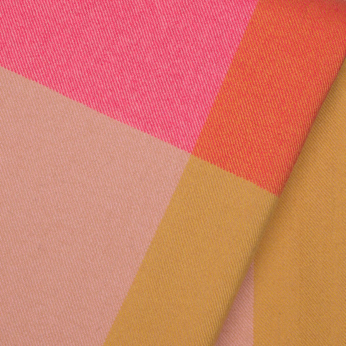 Detalle Manta Colour Block Fucsia Beis de Hella Jongerius - Vitra Manta Colour Block Fucsia Beis de Hella Jongerius editada por Vitra