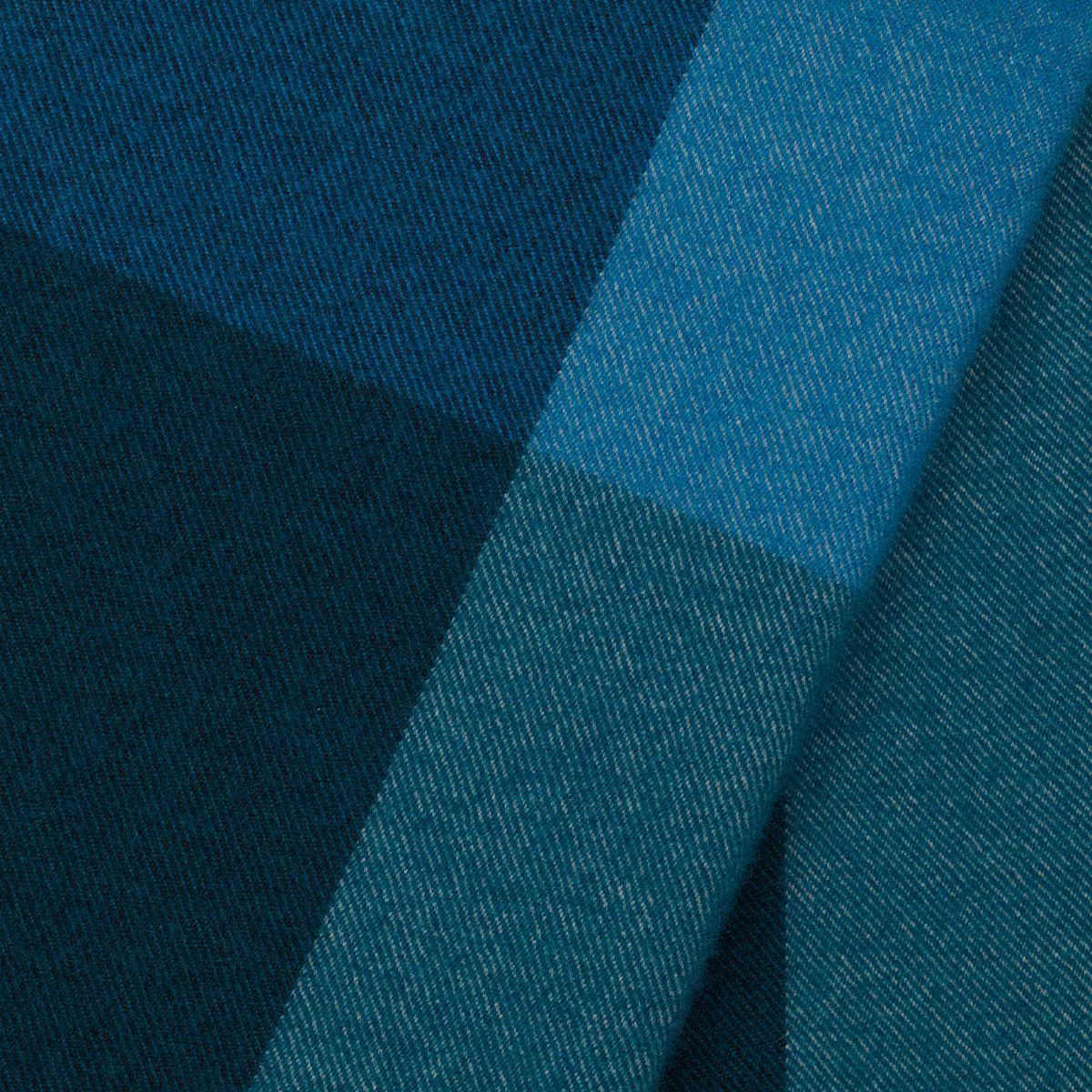 Detalle Manta Colour Block Negro azul de Hella Jongerius - Vitra Manta Colour Block Negro azul de Hella Jongerius editada por Vitra