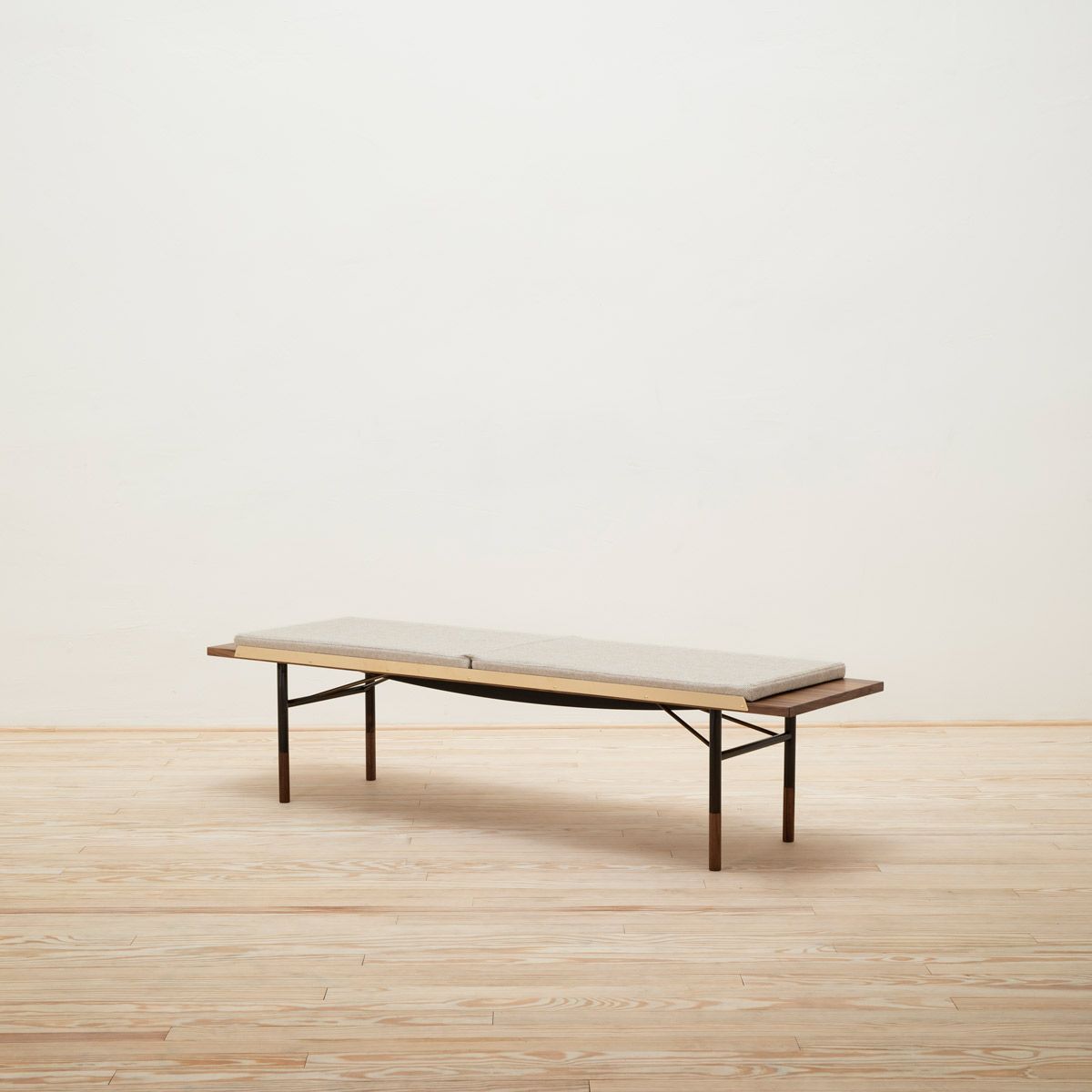 Banco Bench Brass 170 - OneCollection