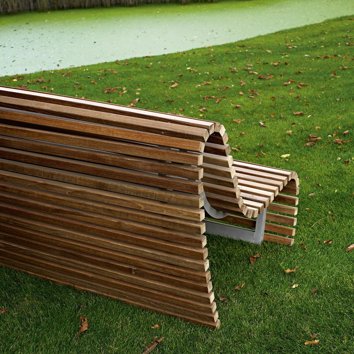 Banco Titikaka diseñado por Naoto Fukasawa - B&BItalia