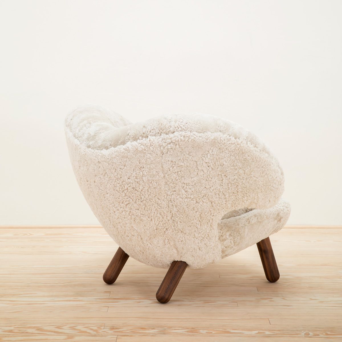 Butaca Pelican Sheepskin - The House of Finn Juhl