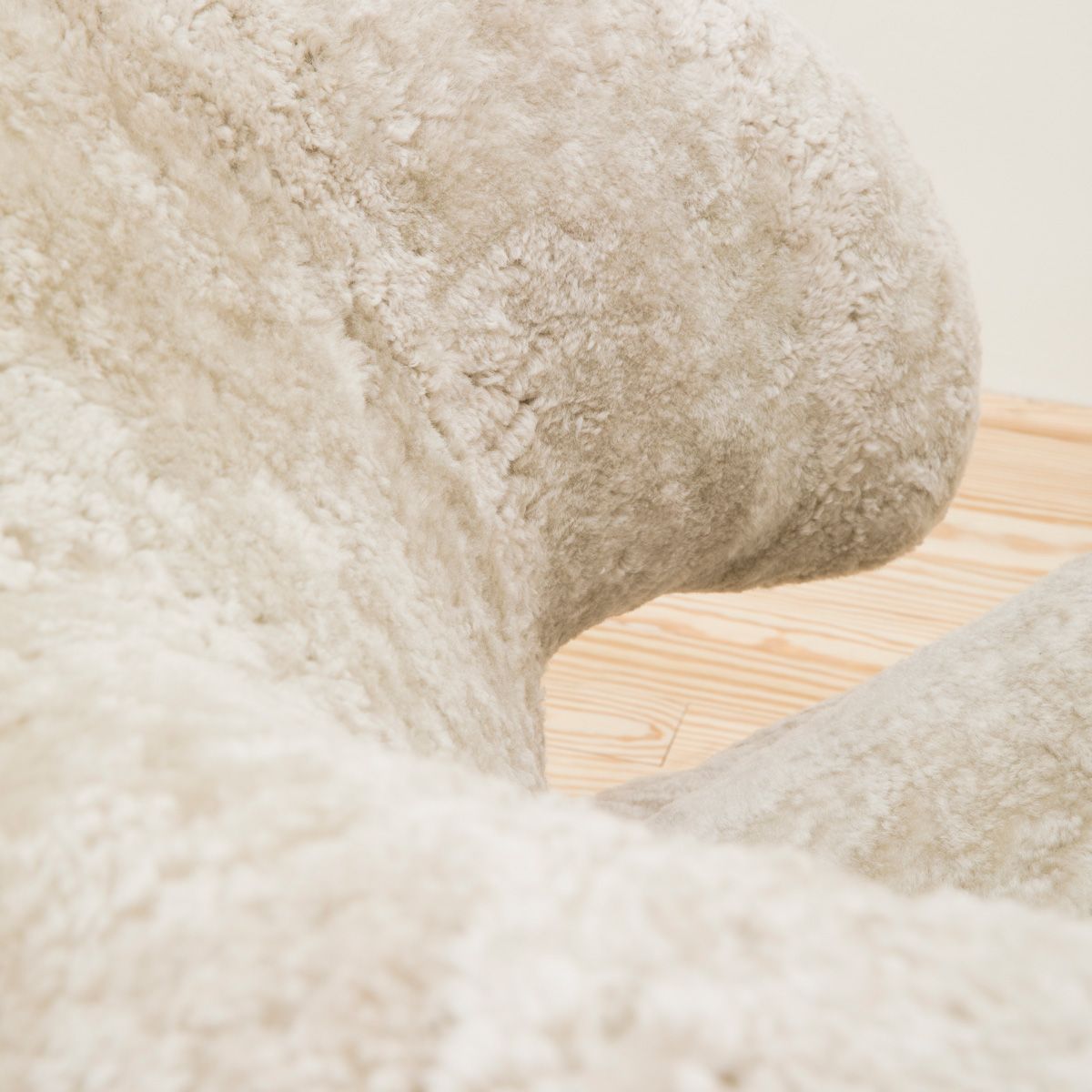 Butaca Pelican Sheepskin - The House of Finn Juhl