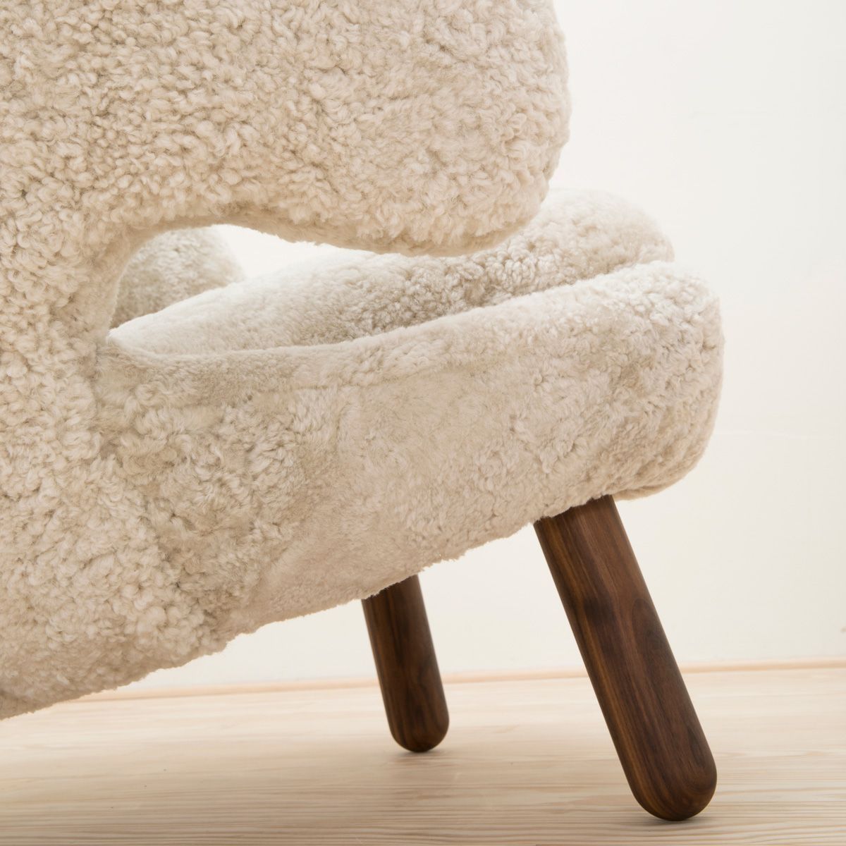 Butaca Pelican Sheepskin - The House of Finn Juhl