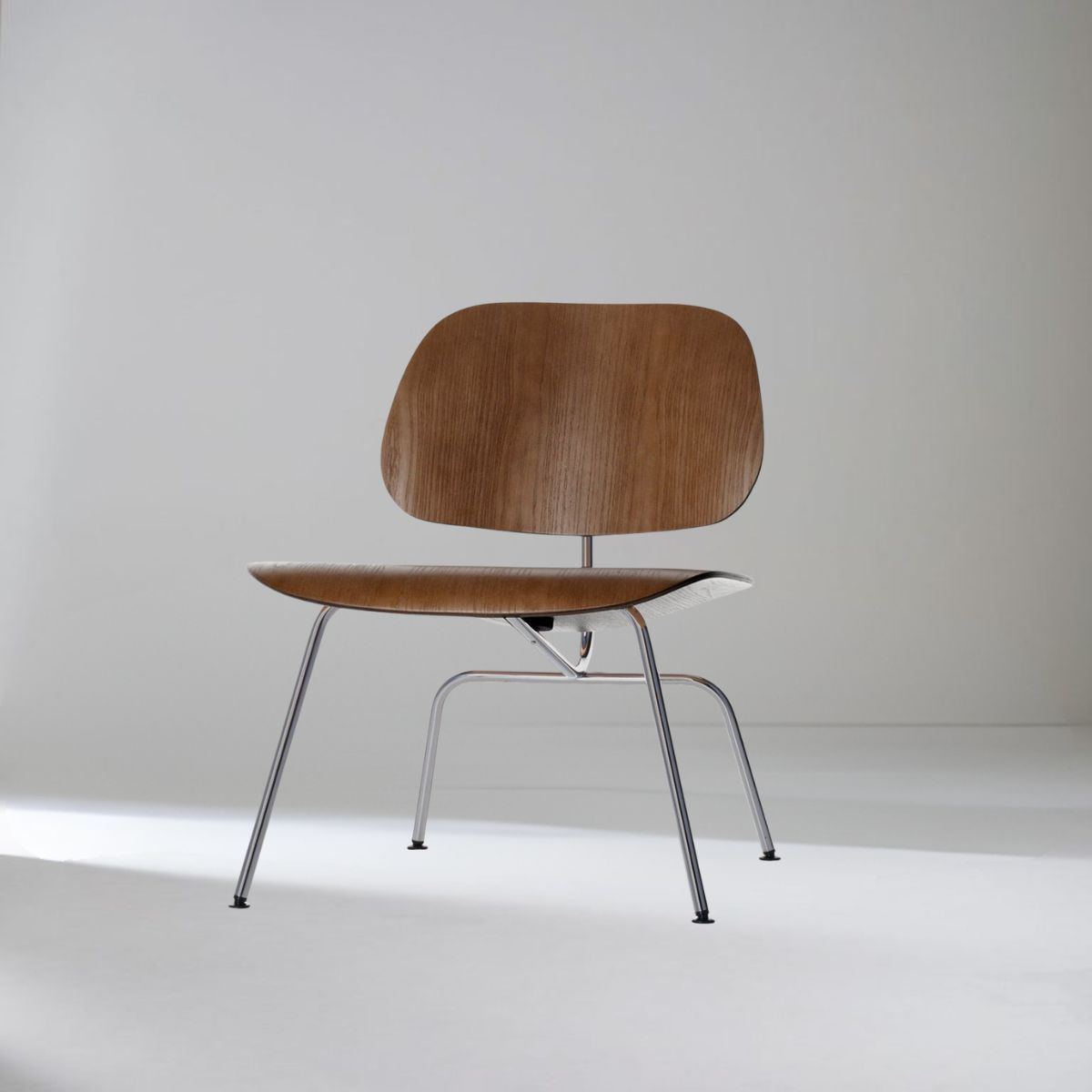 Diseño sin título (4) Butaca Plywood Group LCM Nogal - Vitra