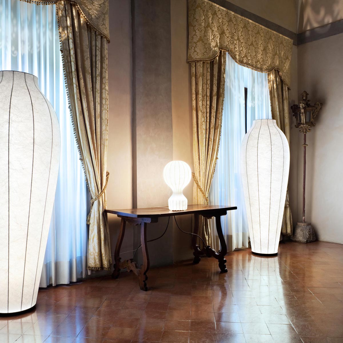 Lámpara Gatto diseñada por Achille Castiglioni - Flos