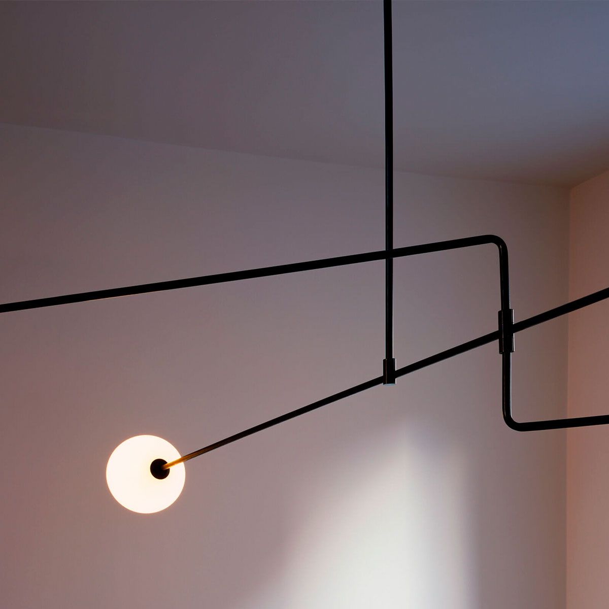 Lámpara Mobile Chandelier 3 - Michael Anastassiades Lámpara Mobile Chandelier 3 - Michael Anastassiades