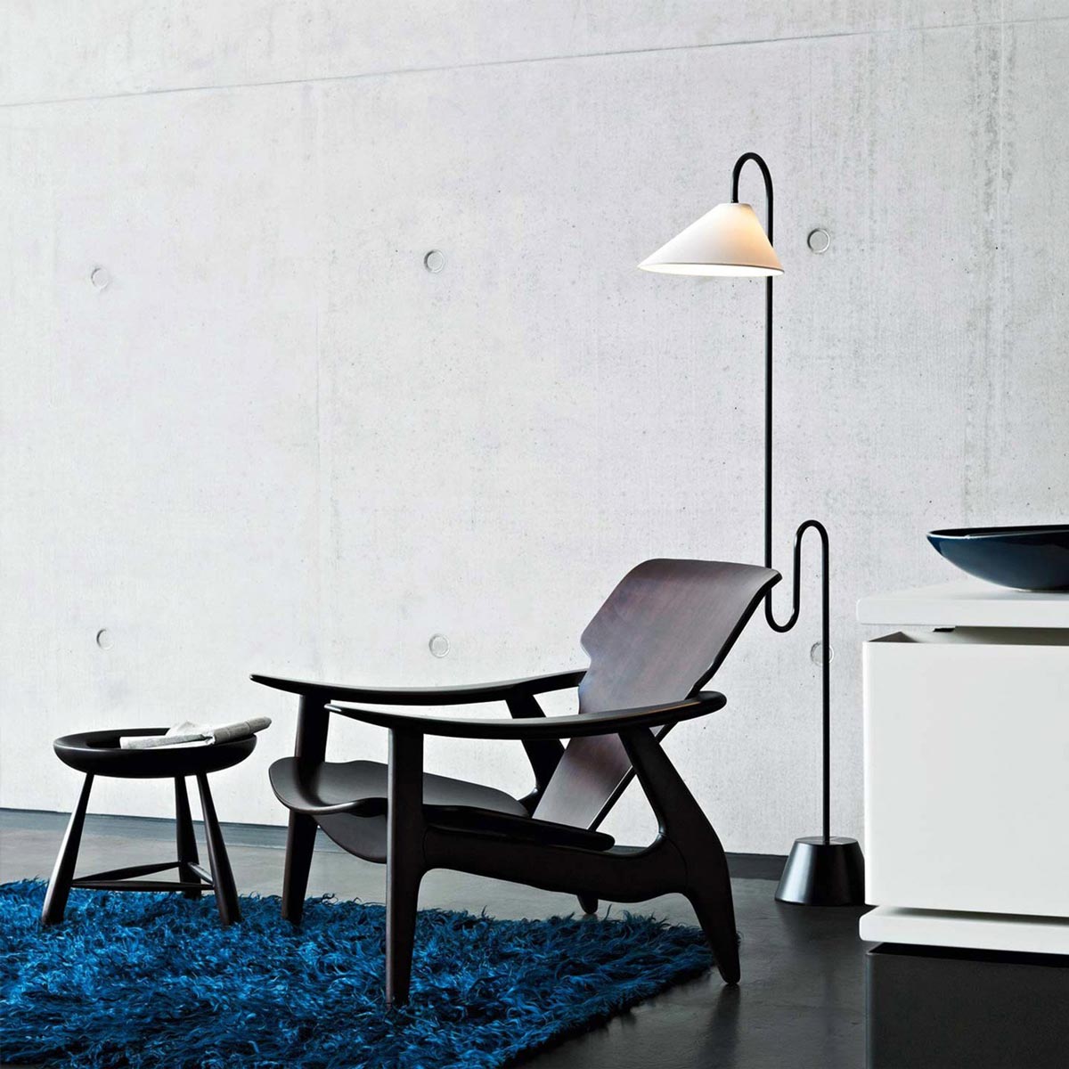 Lámpara de pie Roattino diseñada por Eileen Gray - ClassiCon