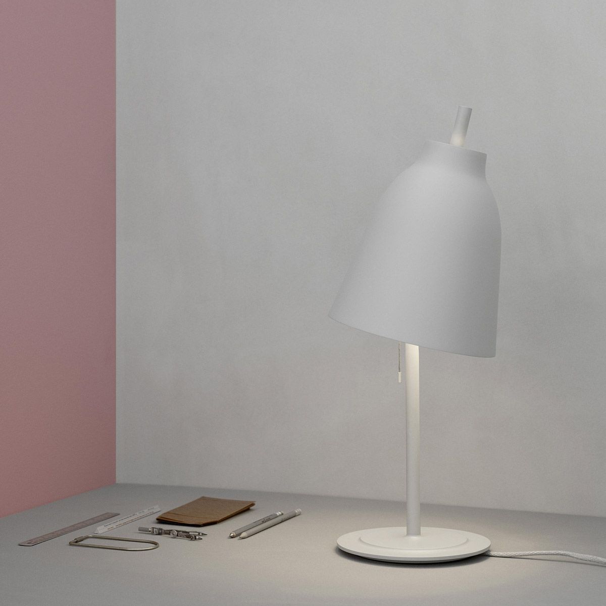 Lámpara Caravaggio Table Matt de Cecilie Manz - Lightyears Lámpara Caravaggio Table Matt de Cecilie Manz editada por Lightyears