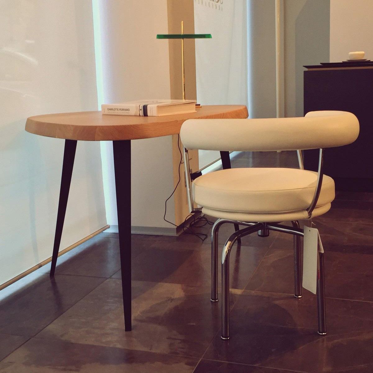 Mesa auxiliar Mexique 70 Nogal - Cassina