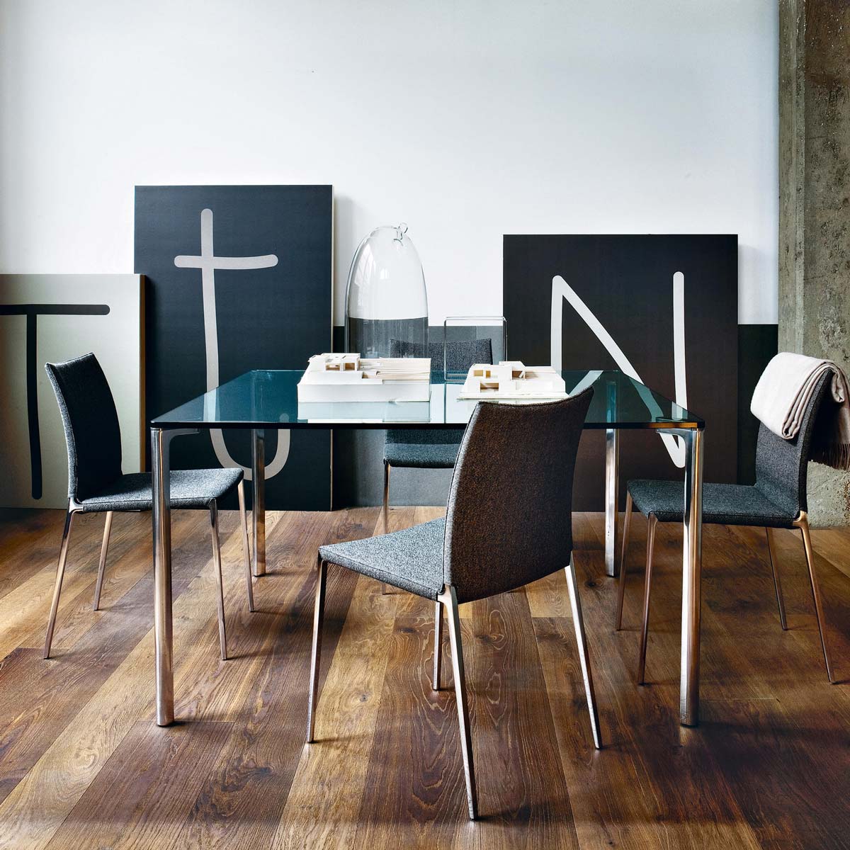 Mesa Spillo 2525 - Zanotta Mesa Spillo 2525 - Zanotta