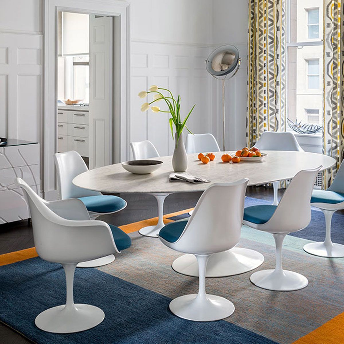 Mesa Tulip Saarinen Oval - Knoll Mesa Tulip Saarinen Oval - Knoll