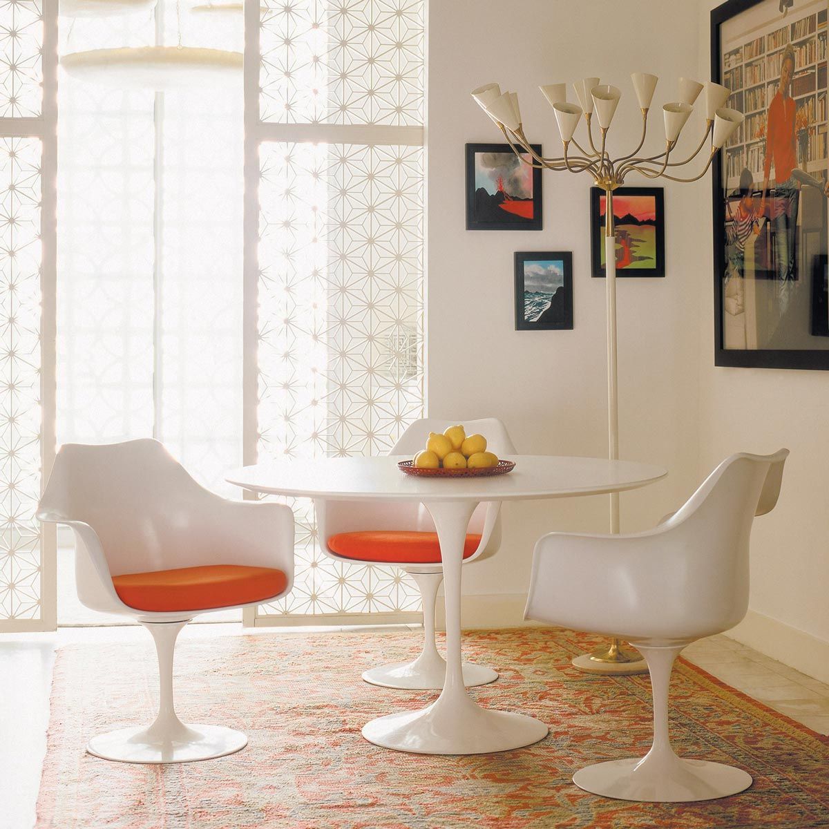 Mesa Tulip Saarinen Round - Knoll