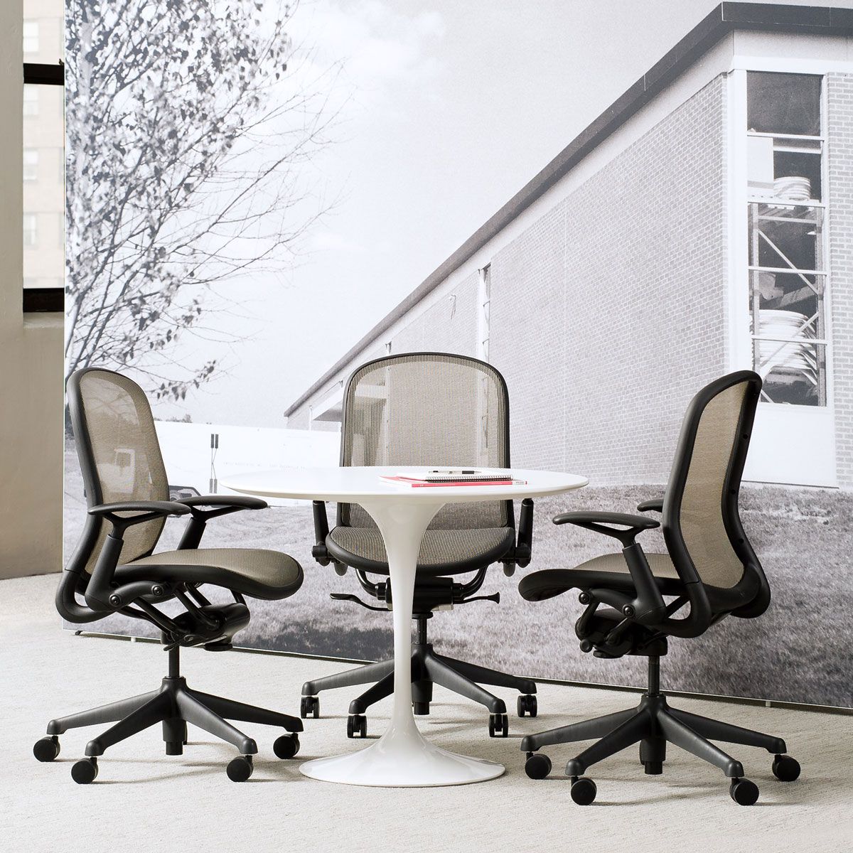 Mesa Tulip Saarinen Round - Knoll