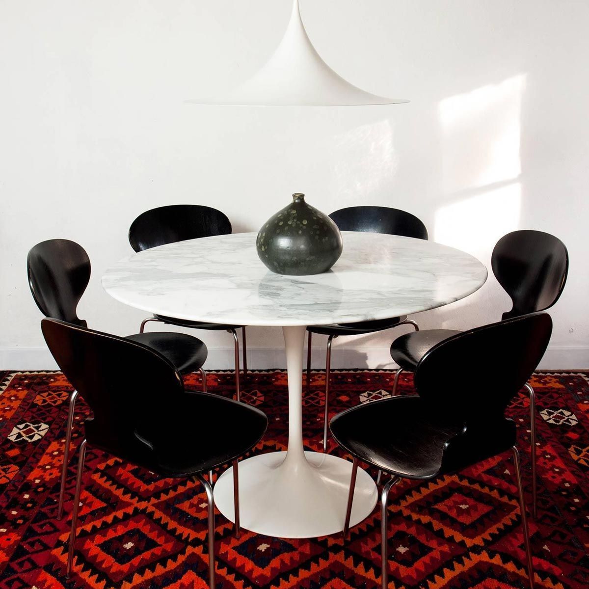 Mesa Tulip Saarinen mármol - Knoll