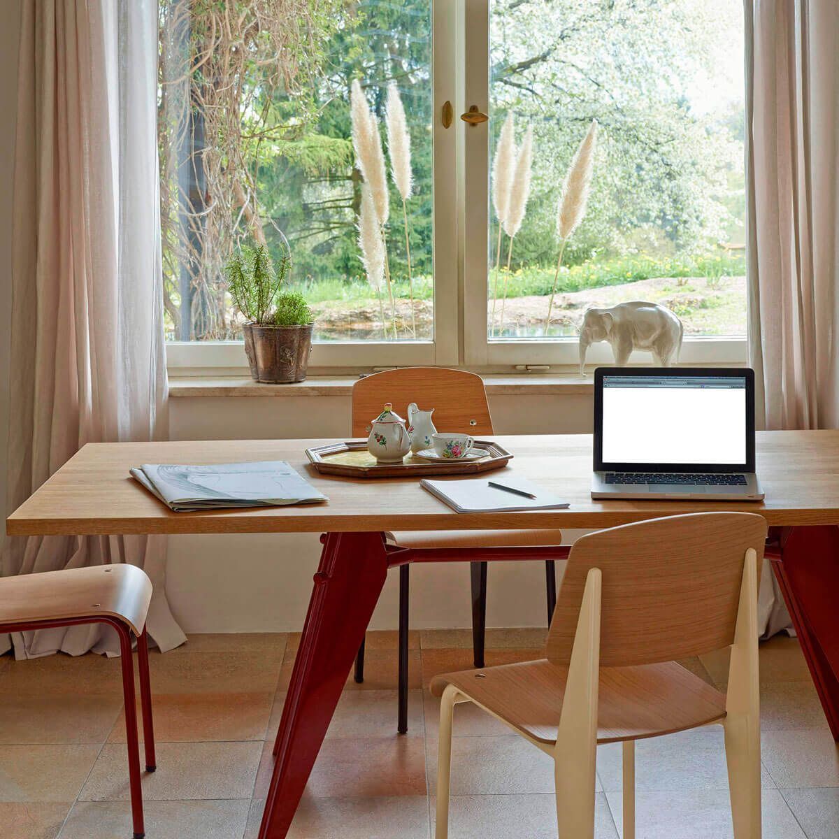 Mesa EM de Jean Prouvé - Vitra