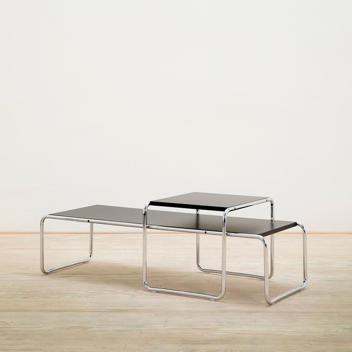 Mesa auxiliar Laccio - Knoll