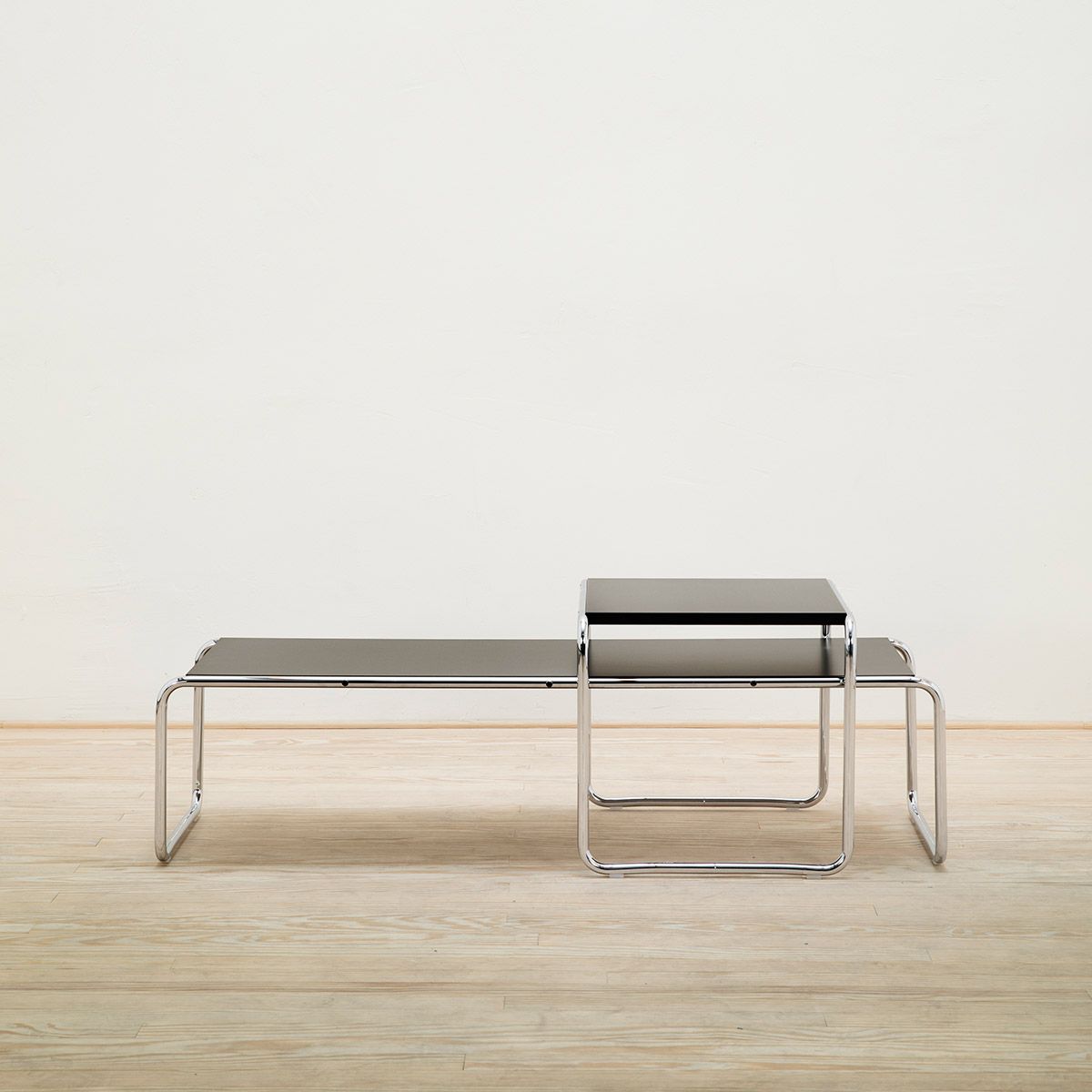 Mesa auxiliar Laccio - Knoll