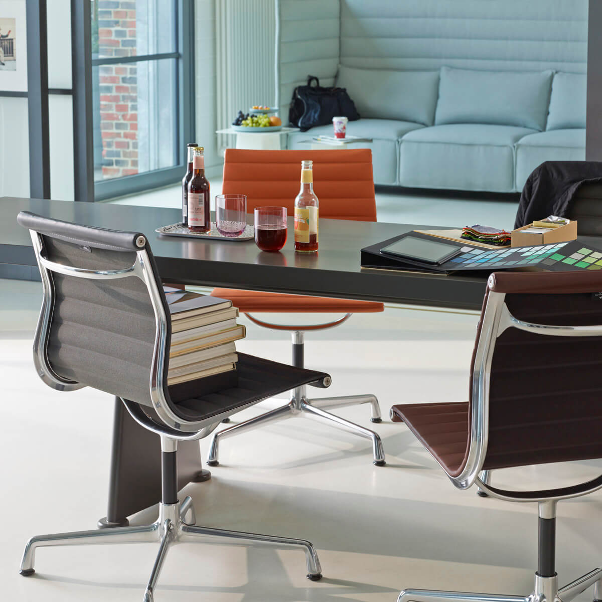 Silla Aluminium Chair EA 101 - Vitra