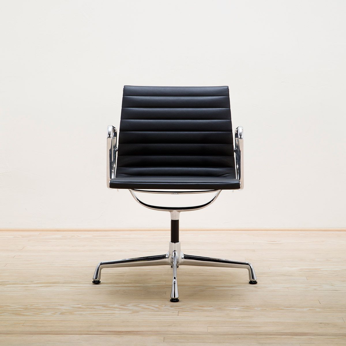 Silla Aluminium Chair EA 108 - Vitra