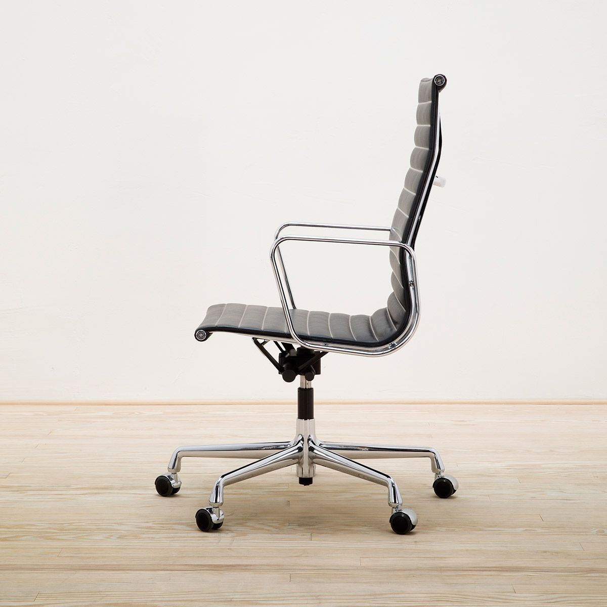 Silla Aluminium Chair EA 119 - Vitra Silla Aluminium Chair EA 119 - Vitra