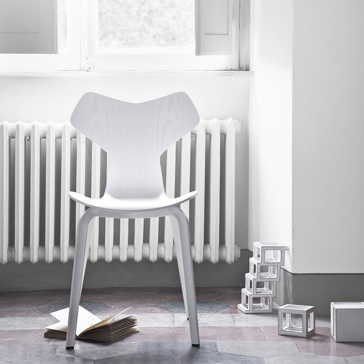 Silla Grand Prix 4130 Blanco - Fritz Hansen