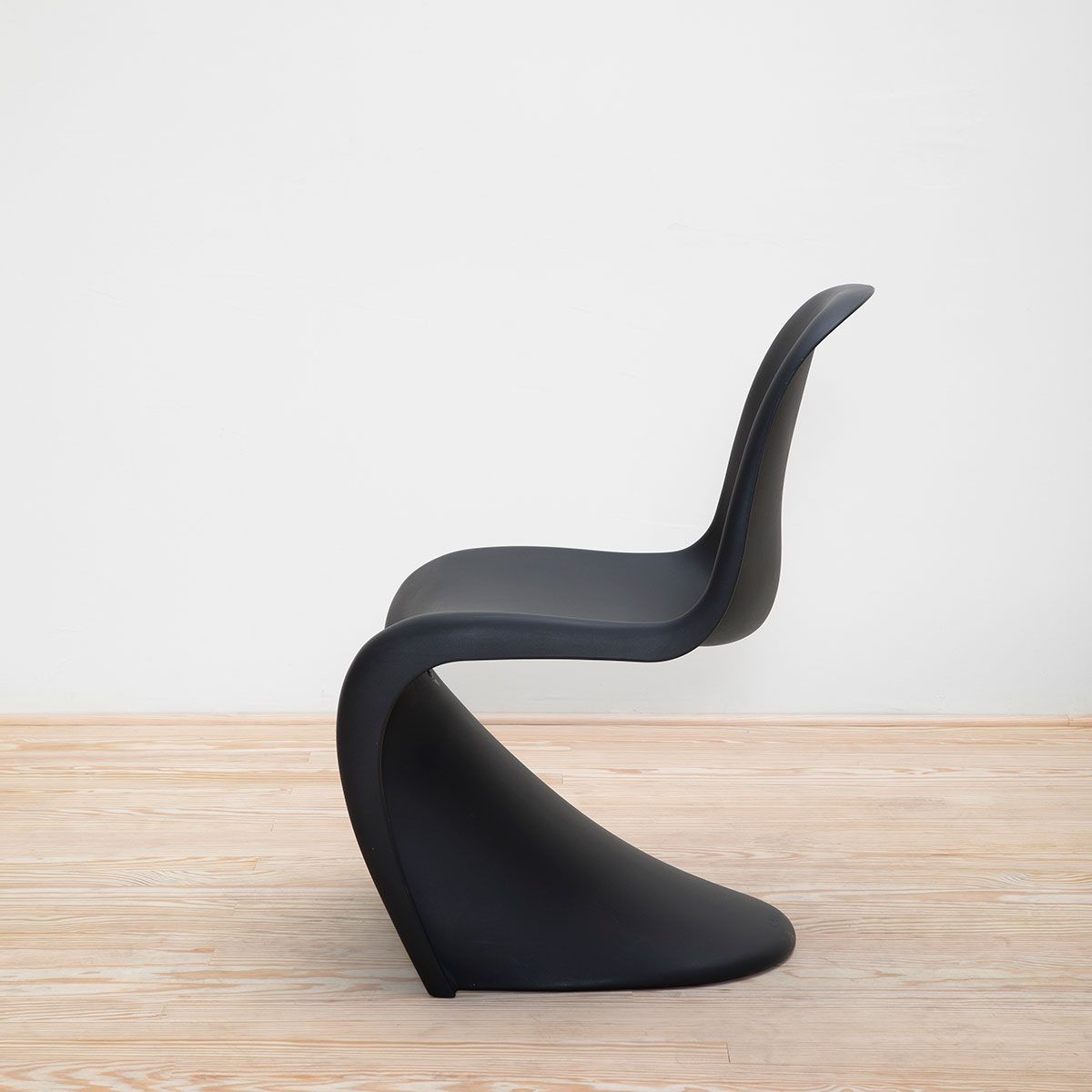 Silla Panton Basic Dark - Vitra