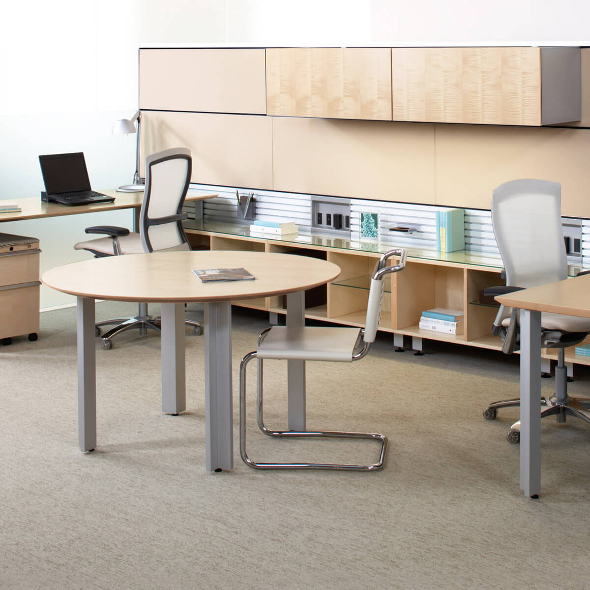 Silla Spoleto - Knoll Silla Spoleto - Knoll