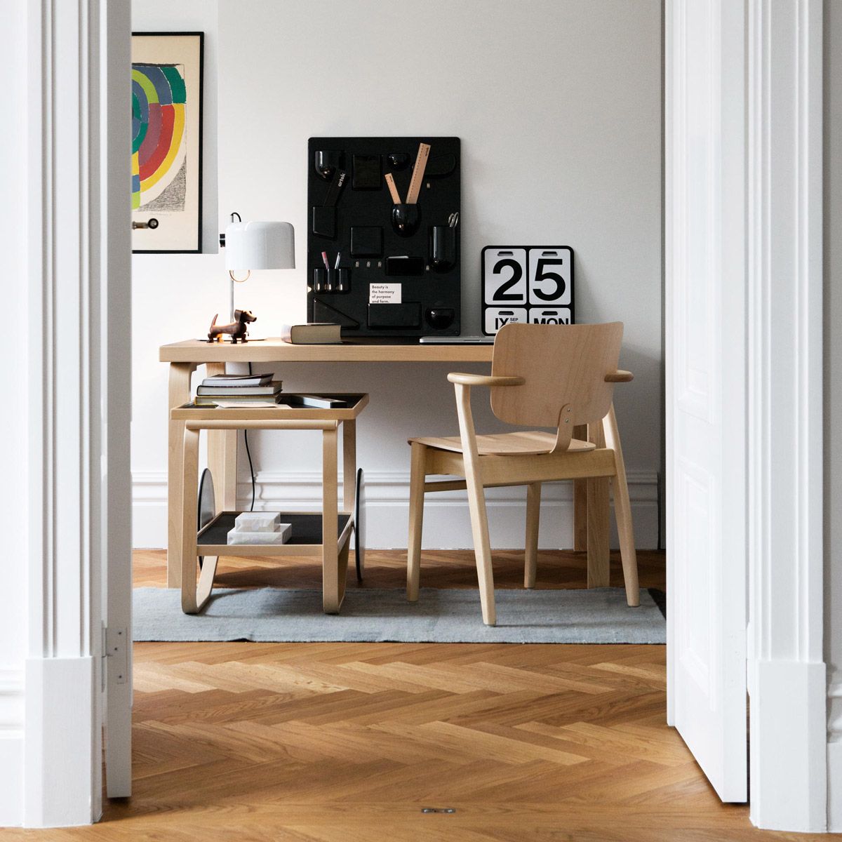 Silla Domus de llmari Tapiovaara editada por Artek