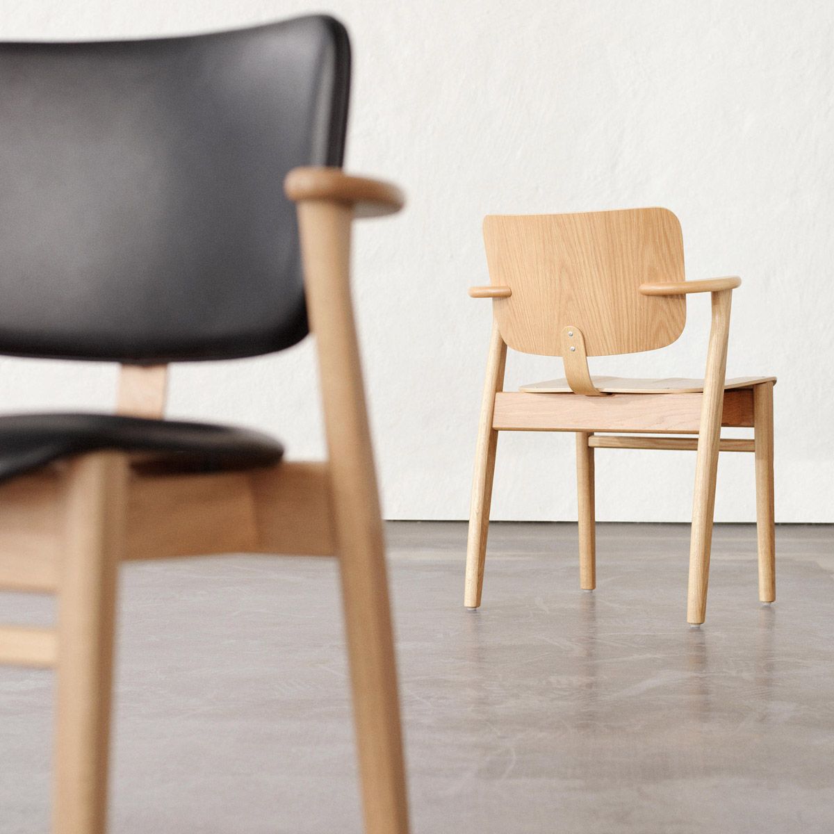 Silla Domus de llmari Tapiovaara editada por Artek