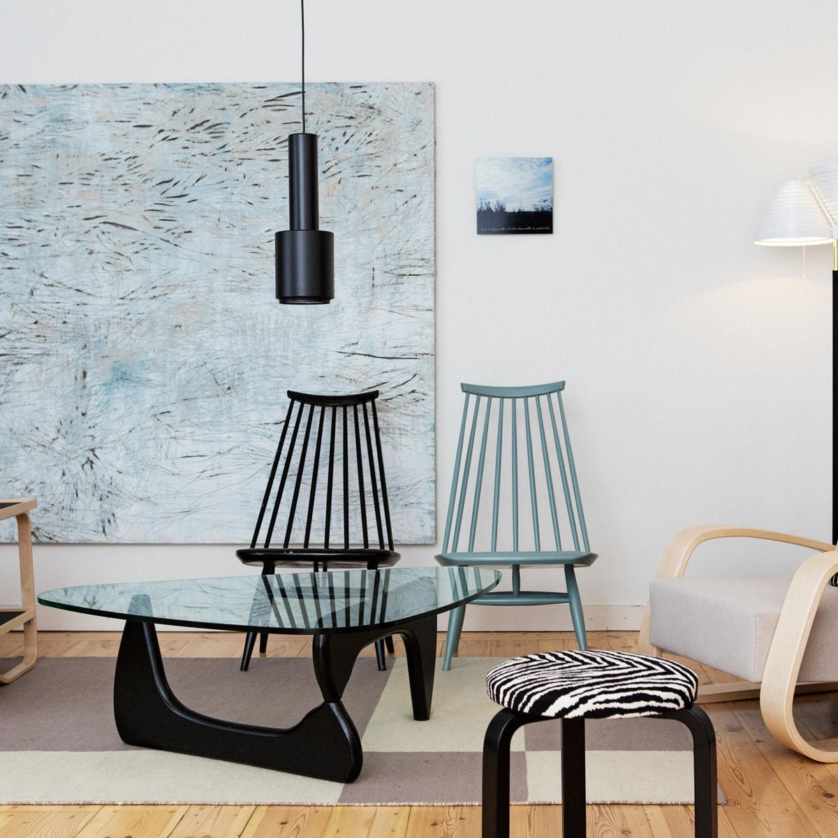 Silla Mademoiselle de llmari Tapiovaara editada por Artek
