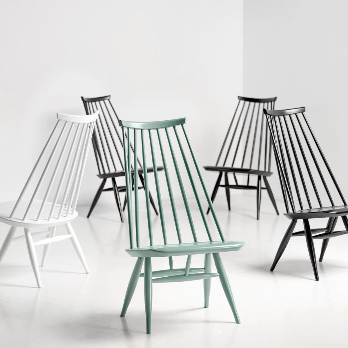 Silla Mademoiselle de llmari Tapiovaara editada por Artek