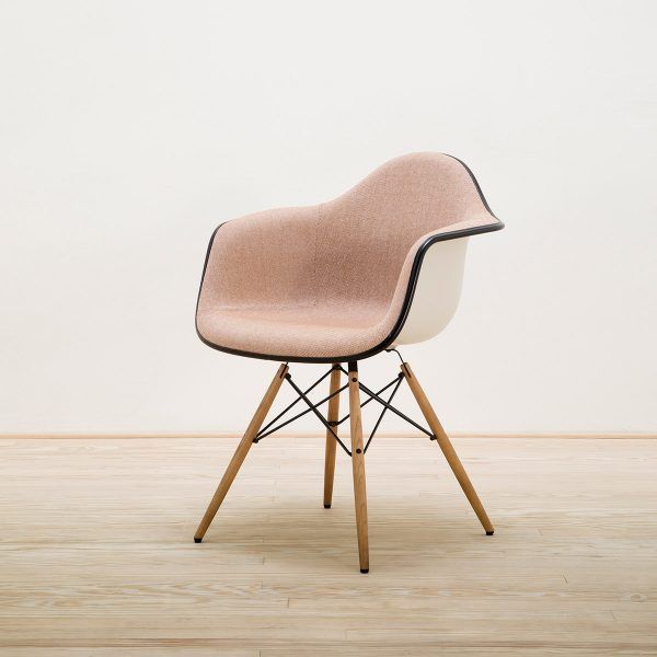 Sillón Eames Plastic Armchair DAW Tapizado - Vitra