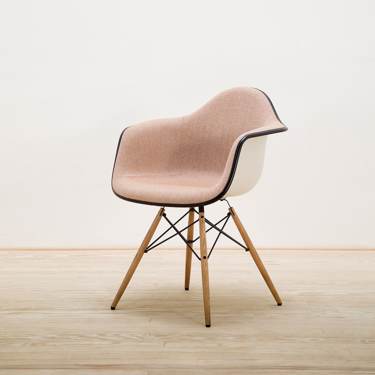 Sillón Eames Plastic Armchair DAW Tapizado - Vitra