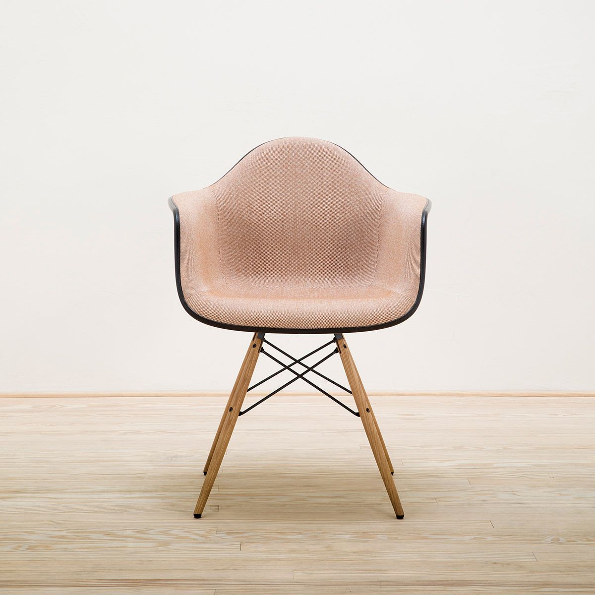 Sillón Eames Plastic Armchair DAW Tapizado - Vitra