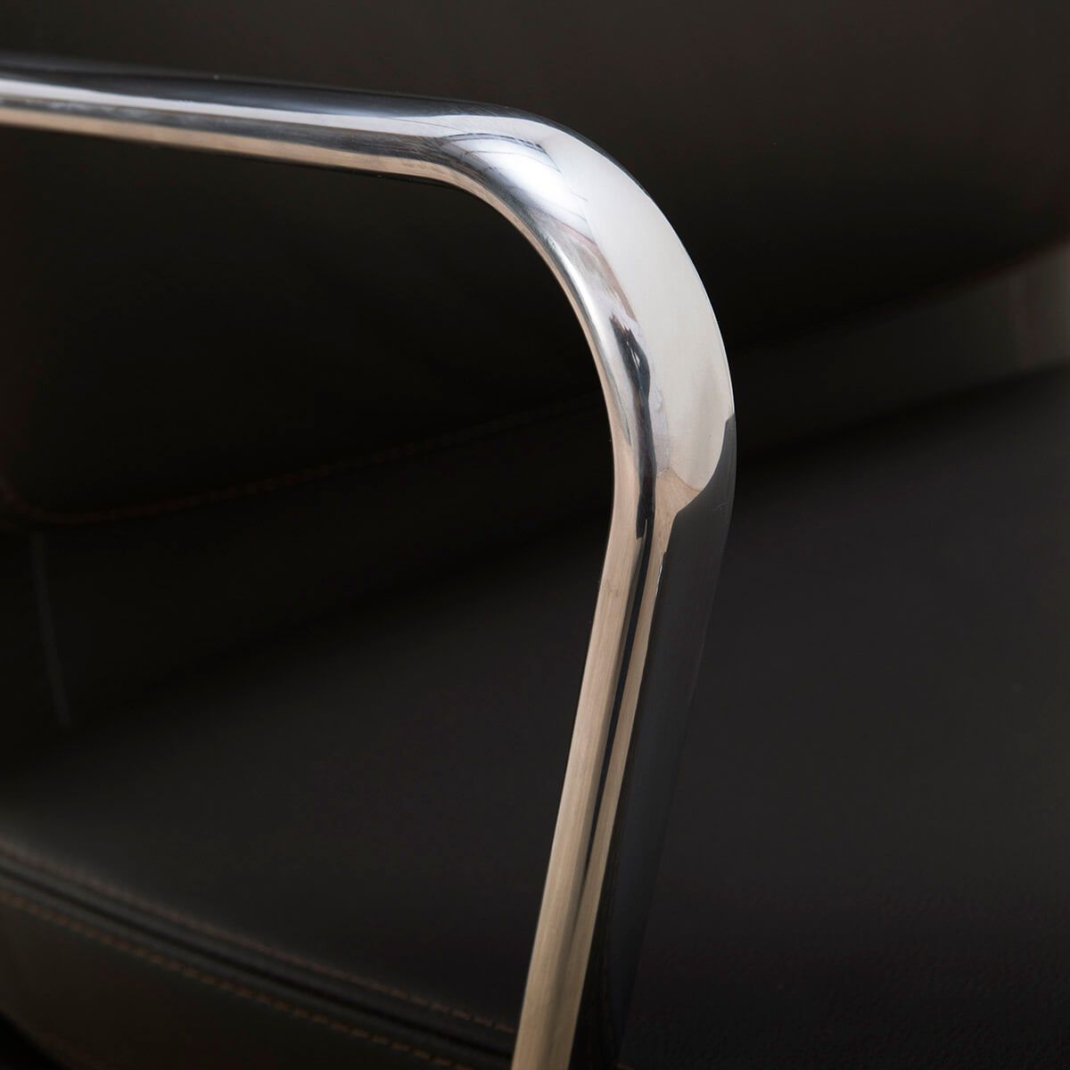 Sillón Soft Pad EA 217 Marrón - Vitra