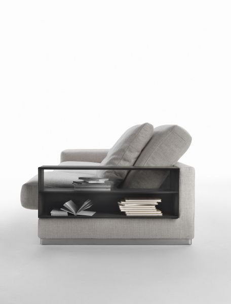 big-bob-sofa-flexform-03-1.jpg El sofá Big Bob es un diseño de Antonio Citterio que edita la marca Flexform. Un sofá con una amplia mirada, ensamblado con diferentes partes y líneas limpias, visiblemente suave y con el atractivo de un clásico. Apoyado en el suelo mediante una base de metal, se puede equipar con un mecanismo para facilitar el movimiento, proporcionando una posición cómoda para una relajación total.
Configurable a partir de diferentes módulos.
Precio para sofá de 243 x 105 x 70 cm en tapizado Super. Sin movimiento. No incluye cojines.
Consulte en las tiendas NAHARRO las diferentes configuraciones y acabados disponibles.