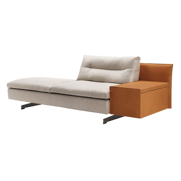 sofa-grantorino-poltrona-frau-05.jpg Jean-Marie Massaud se inspira en la guarnicionería para diseñar el sofá Grantorino editado por Poltrona Frau, un sofá modular con estructura moldeada en cuero y tapizado en tejido o piel. Con gran libertad de composición, está disponible en dos o tres plazas y en composiciones más arriesgadas con brazos altos y bajos.
Detalles: estructura en metal tubular con correas elásticas entrelazadas. Respaldo y brazos en madera de abedul chapadas con chopo. Cojines del respaldo en pluma de Ganso.
Precio para sofá de dos plazas con respaldos altos en piel Pelle frau® y tejido de categoria B.
Consulte más información en las tiendas de NAHARRO.
