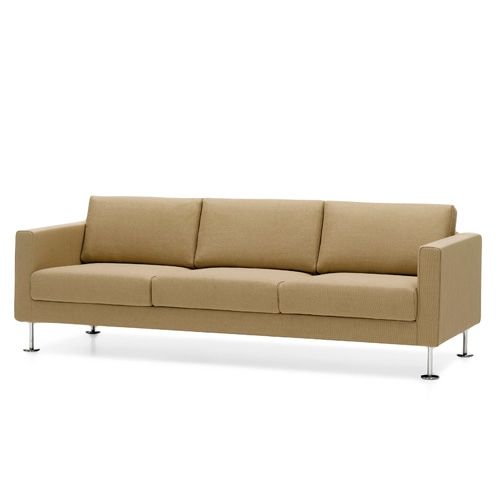 sofa_park_vitra_07.jpg Todos los miembros de la familia Park sofá diseñados por Jasper Morrison y editados por Vitra son igualmente atractivos por su espíritu clásico y a la vez moderno. Sorprenden visualmente por sus proporciones armónicas y ofrecen un excelente confort, independientemente de la postura que se adopte al sentarse. Detalles: Bastidor de madera maciza. Acolchado en espuma de poliuretano y algodón de poliester. Tapizados extraíbles en tela o piel. Patas en aluminio pulido. Cojines para los reposabrazos disponibles opcionalmente. El modelo Park sofá está disponible en una amplia gama de tejidos y pieles, todas ellas disponibles en nuestro Showroom. Rogamos se ponga en contacto con nosotros para ampliar información.