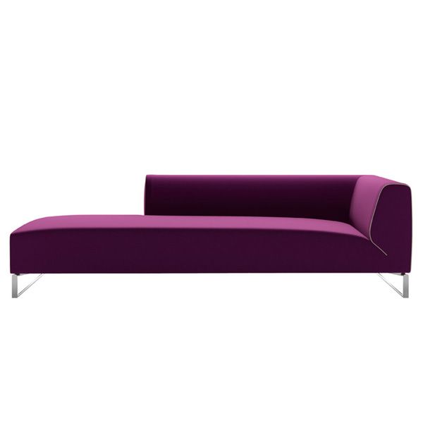 sofa_solo_14_bebitalia_07_sn230.jpg El sofá Solo'14 es un diseño de Antonio Citterio conseguido a partir de la reducción de todos sus elementos superfluos y el cuidado de la proporción de sus componentes.B&B Italia presenta esta nueva versión con un borde crudo en el tapizado que destaca la silueta del apoyabrazos y el asiento, dándole un acabado único.
Detalles: Estructura de aluminio y tapizado en acabado natural, marrón oscuro, negro y gris oscuro, combinables con diferentes bordes de color.
Precio para modelo SN178, con estructura cepillada o barnizada y tapizado en tejido Super. No incluye cojines.
Consulte más información sobre los diferentes módulos, acabados y dimensiones en las tiendas de Naharro.