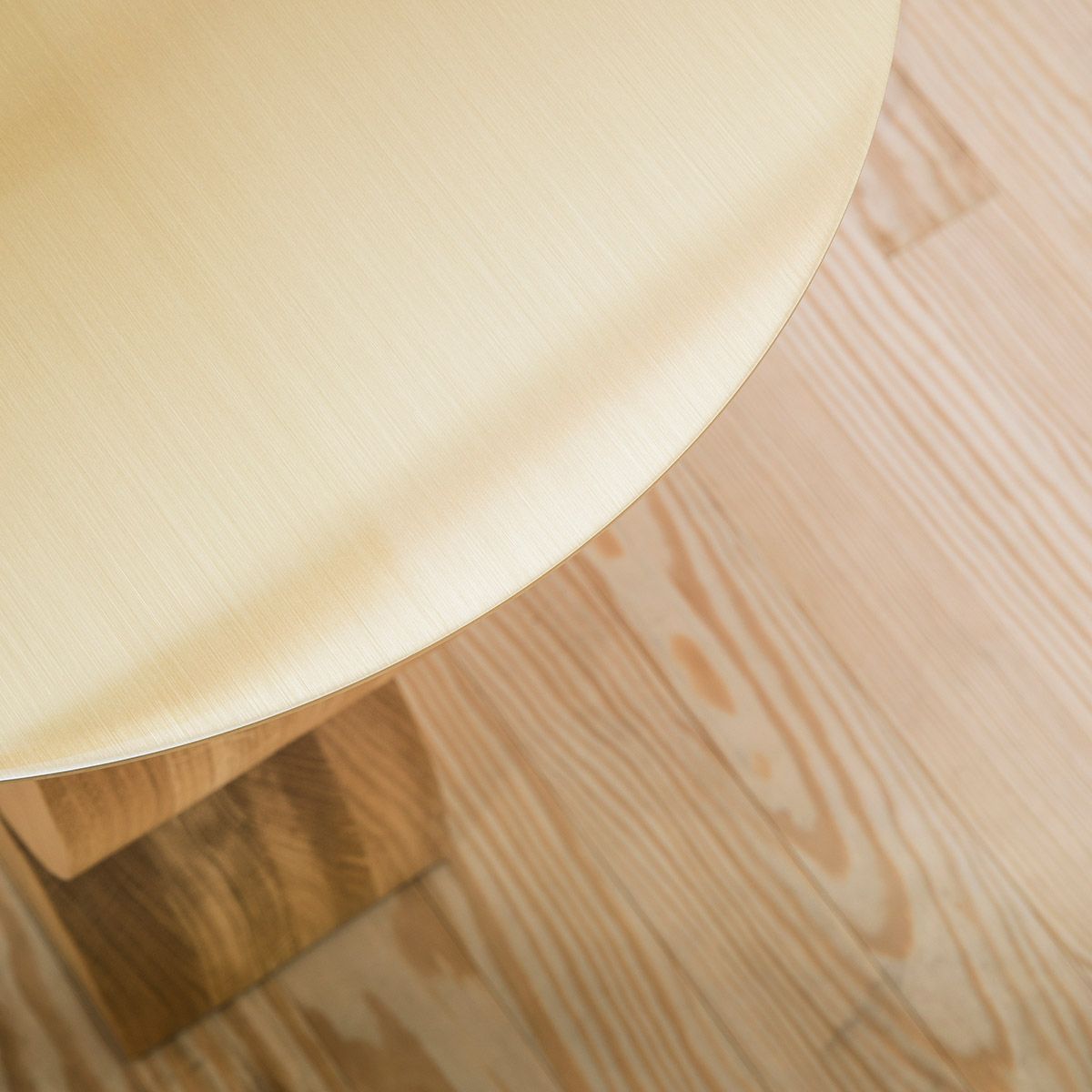Mesa auxiliar Constantin - Cassina Mesa auxiliar Constantin - Cassina