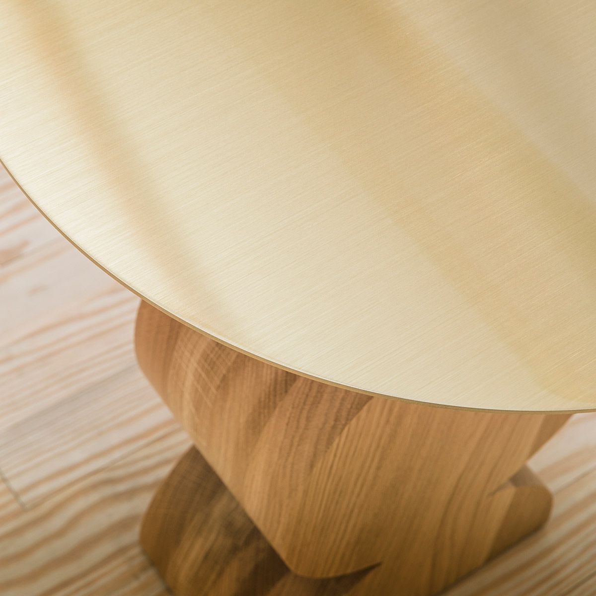 Mesa auxiliar Constantin - Cassina Mesa auxiliar Constantin - Cassina