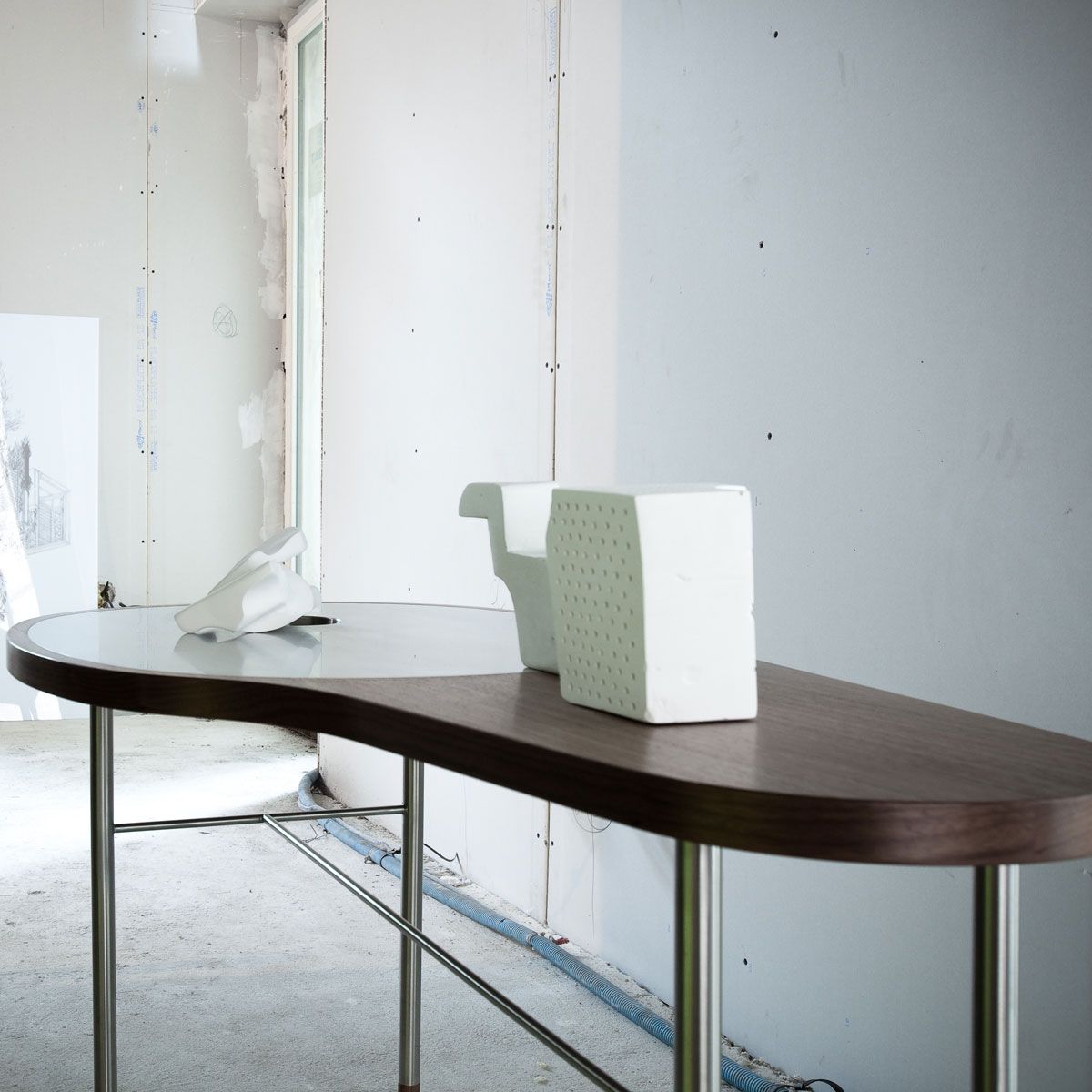 Mesa Ross Coffee Table - OneCollection