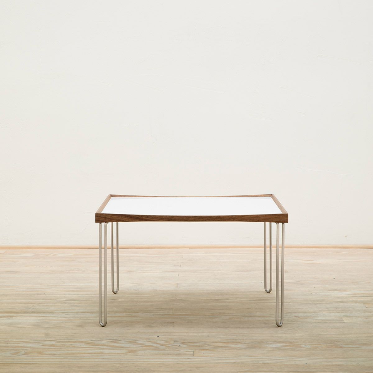 Mesa auxiliar Tray Table Laminada – OneCollection